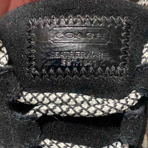 Coach🖤Leatherware Logo Sneakers+🎀Wristlet+🔑chains - Picture 8 of 17